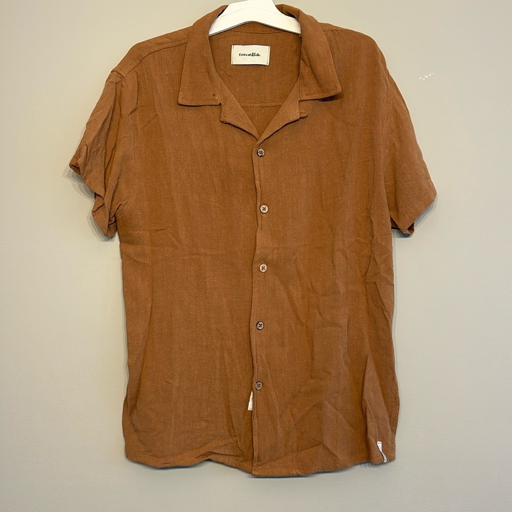 Casual Brown Short-Sleeve Button-Down Shirt
